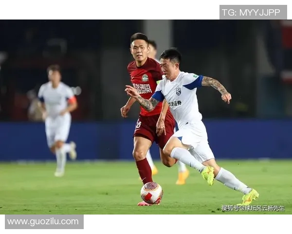 温家宝续约武汉三镇引发球迷热议期待新赛季精彩表现