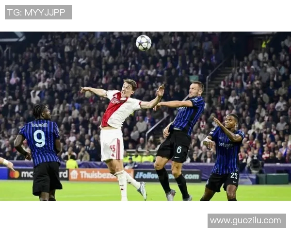 曼联大胜热刺,卢卡库梅开二度领衔,索尔斯克亚赞球队表现火力全开